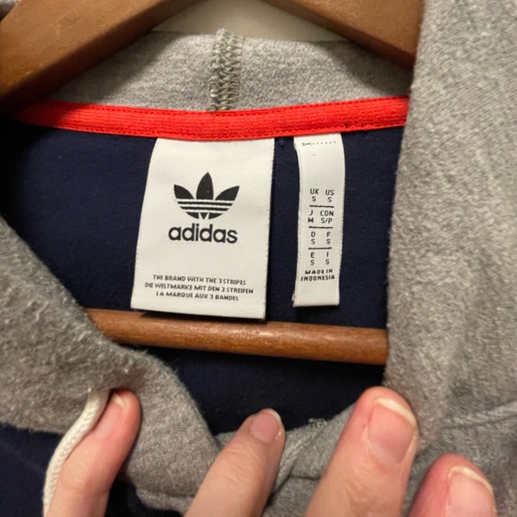 Adidas’s Originals Retro pull over hoodie - Picture 4 of 6
